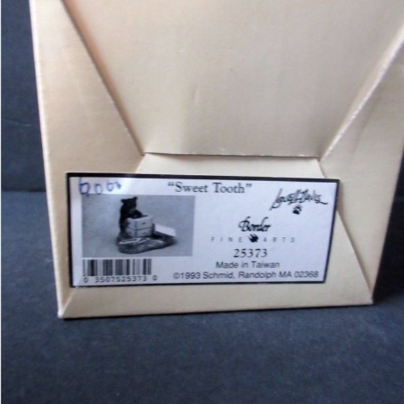Lowell Davis figurine "Sweet Tooth"  stands 2-1/2" tall  New in Box - Picture 4 of 5